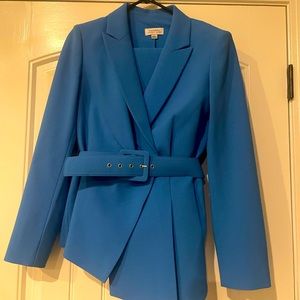 Tahari suit - ankle length pants and blazer. NWT. Size 6. Smoke free home.